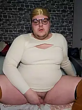 MoniqueBader22 online show from December 21, 8:32 pm