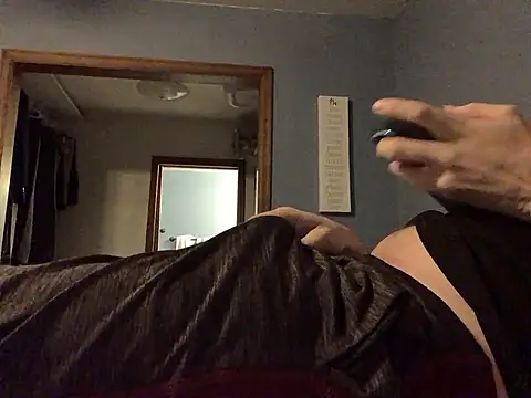 Snapshot of Hebrewhammers42 chatting on February 9, 7:05 am Hebrewhammers42 online show from February 9, 7:05 am