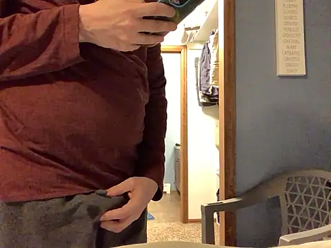 Snapshot of Hebrewhammers42 chatting on March 5, 4:24 am Hebrewhammers42 online show from March 5, 4:24 am