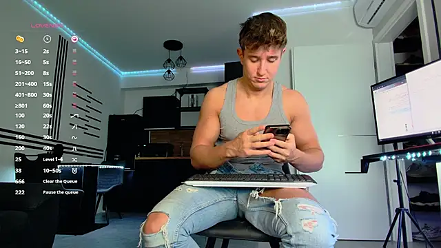 Snapshot of ChristianLevine_ chatting on March 21, 1:24 am ChristianLevine  online show from March 21, 1:24 am