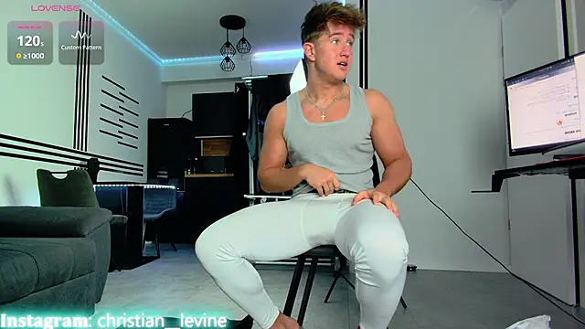 Snapshot of ChristianLevine_ chatting on January 20, 6:21 am ChristianLevine  online show from January 20, 6:21 am