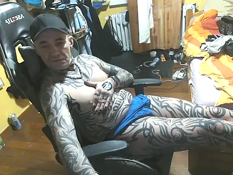 Tomi18cmm2 online show from February 18, 5:32 pm