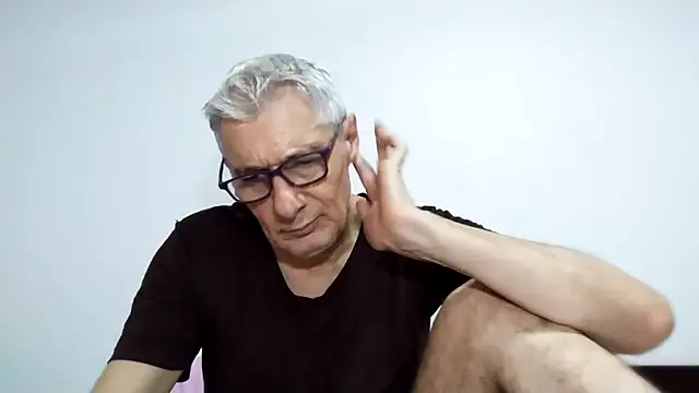 BIGUNCUTHARDCOCK online show from April 28, 1:55 am