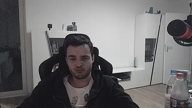 SharkLuigi online show from January 3, 3:49 am