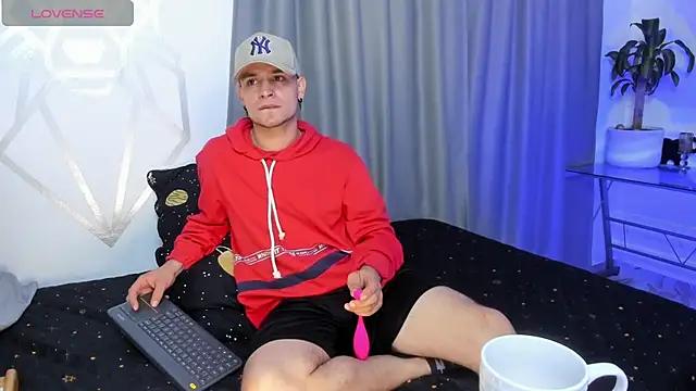 Aron-santoro online show from February 13, 4:00 am