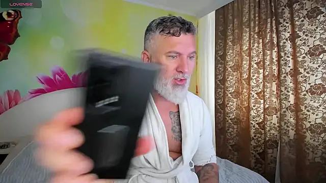 BlowMyXXL online show from December 17, 9:16 am