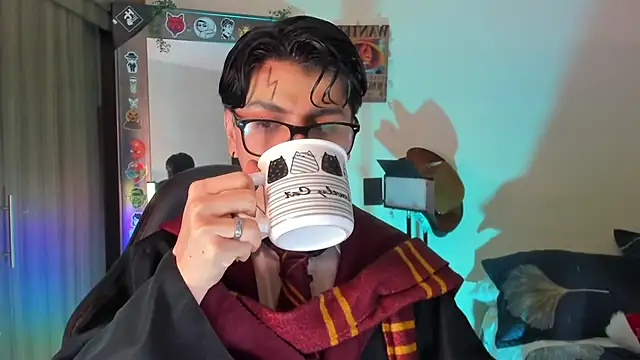 marckalexis online show from December 19, 9:17 am