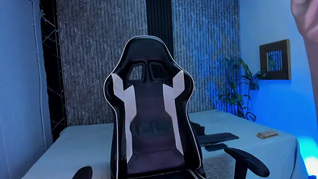 Mike 0233  online show from October 8, 4:39 am