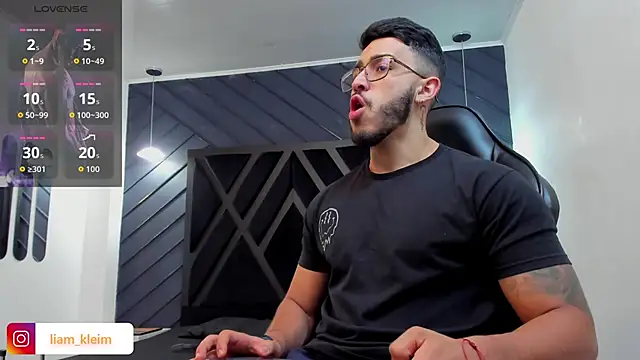Liam Kleiin online show from November 20, 11:42 am