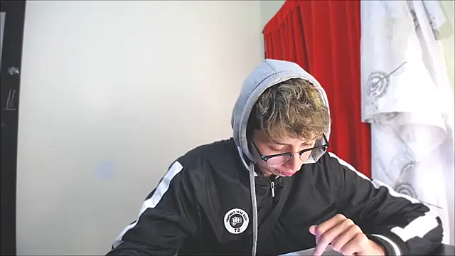 Snapshot of _Thomas_hot_ chatting on January 19, 9:02 pm  Thomas hot  online show from January 19, 9:02 pm