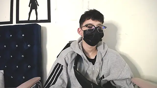 Snapshot of _Thomas_hot_ chatting on September 30, 1:34 am  Thomas hot  online show from September 30, 1:34 am