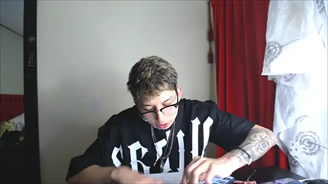 Snapshot of _Thomas_hot_ chatting on December 27, 7:46 pm  Thomas hot  online show from December 27, 7:46 pm