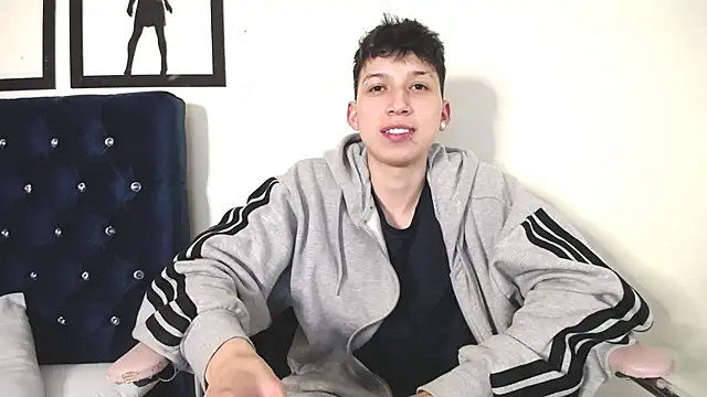 Snapshot of _Thomas_hot_ chatting on October 1, 4:16 am  Thomas hot  online show from October 1, 4:16 am