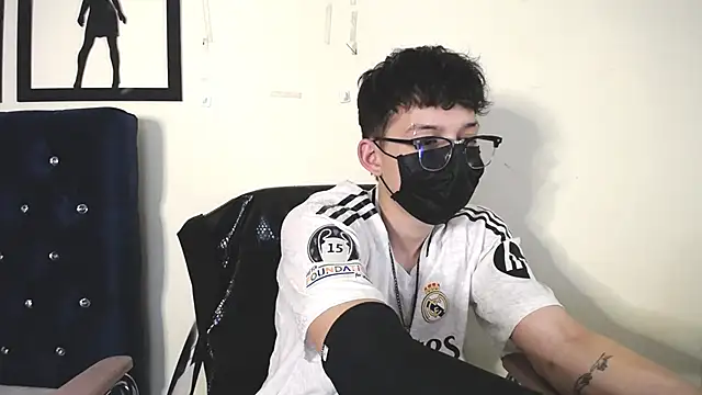 Snapshot of _Thomas_hot_ chatting on October 8, 3:55 am  Thomas hot  online show from October 8, 3:55 am