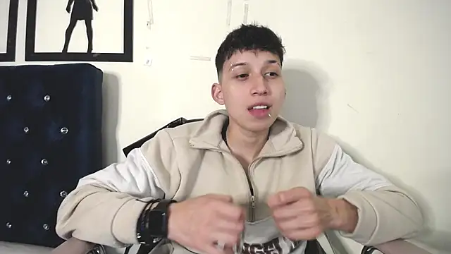 Snapshot of _Thomas_hot_ chatting on September 18, 3:30 am  Thomas hot  online show from September 18, 3:30 am