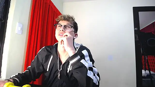 Snapshot of _Thomas_hot_ chatting on January 31, 6:57 pm  Thomas hot  online show from January 31, 6:57 pm