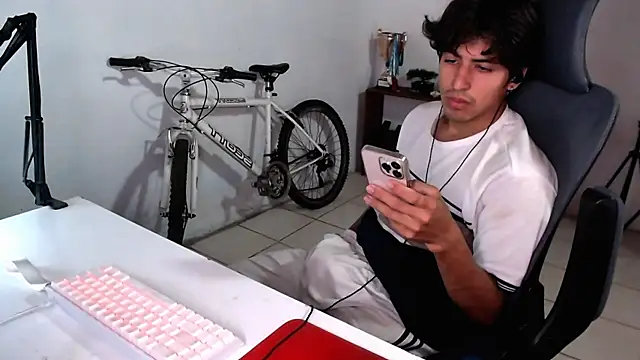 Thieves9 online show from September 8, 5:12 pm