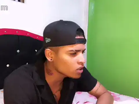 Snapshot of Calientex chatting on December 13, 11:17 pm Calientex online show from December 13, 11:17 pm