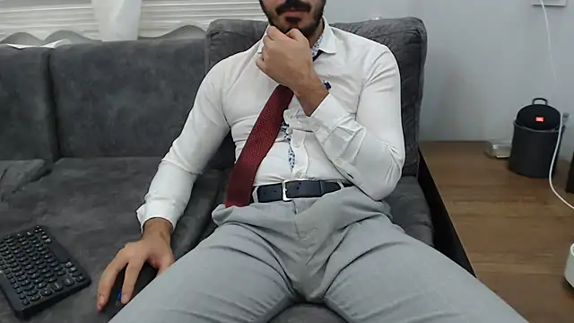 Naughtb0y online show from January 4, 11:38 pm