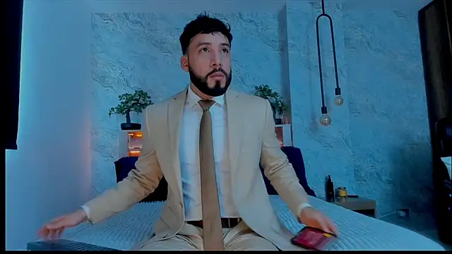 bruno woods online show from December 18, 5:31 pm