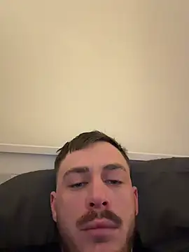 Julian128 online show from November 30, 9:50 pm