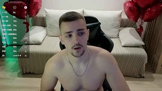 Larstar01 online show from October 8, 8:13 pm