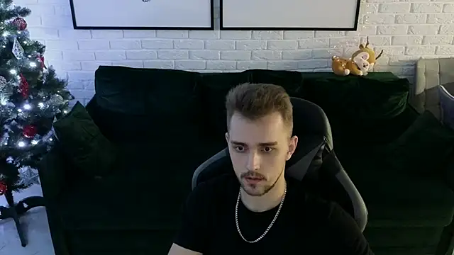 Larstar01 online show from December 8, 1:24 am