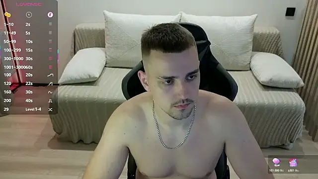 Larstar01 online show from September 20, 9:15 pm