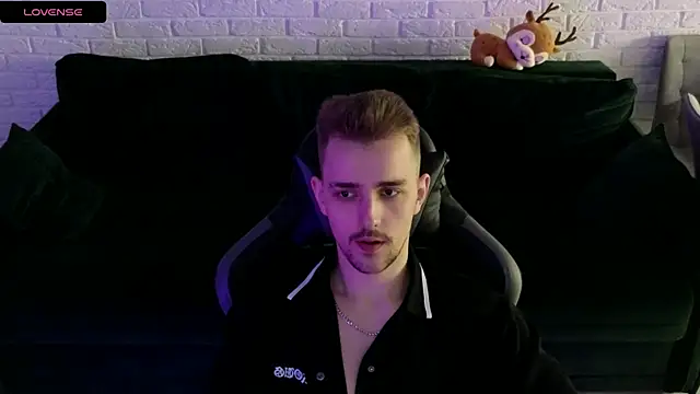 Larstar01 online show from January 8, 4:23 am