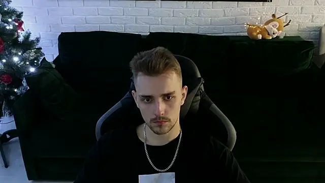 Larstar01 online show from December 19, 2:34 am