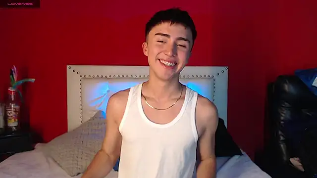 santi-fabulous online show from December 30, 1:37 am