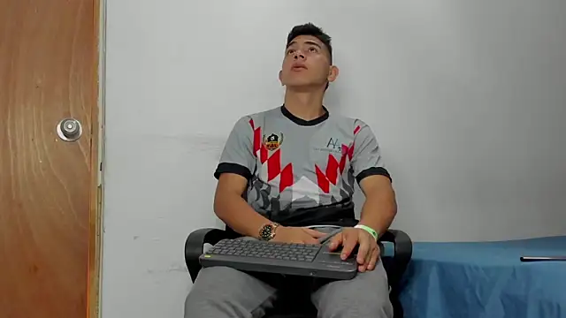 andrew rose  online show from April 6, 7:25 pm