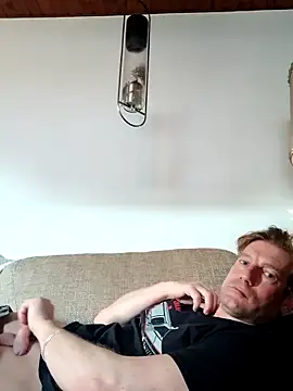 MArciQuarky online show from February 18, 3:32 pm