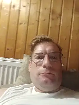 MArciQuarky online show from November 14, 8:32 pm