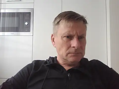 johnnym1 online show from March 14, 9:14 am