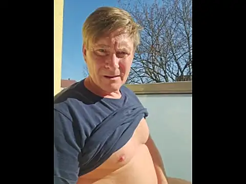 johnnym1 online show from February 27, 11:44 am