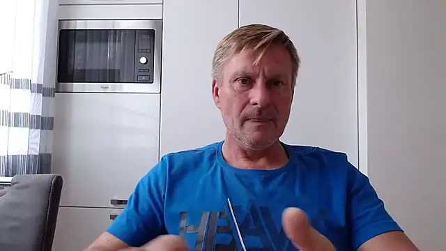 johnnym1 online show from October 24, 10:17 am