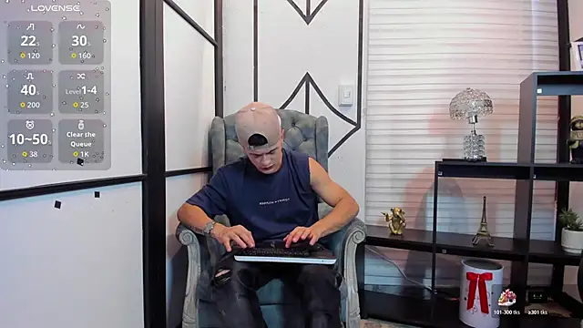 JuniorMorris  online show from October 25, 9:38 pm