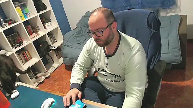 ravingr4d4 online show from January 11, 1:10 am