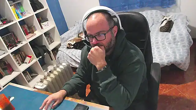 ravingr4d4 online show from January 17, 10:00 pm