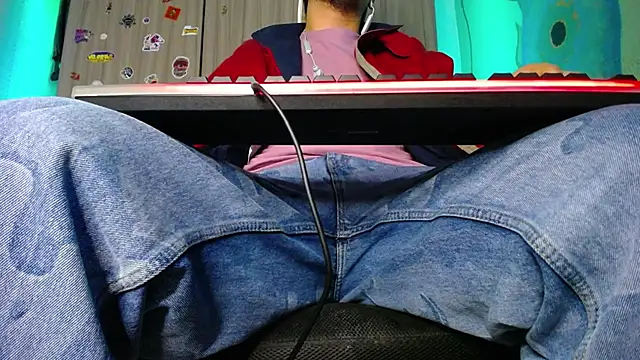 Snapshot of zacwatson_ chatting on January 15, 3:22 am zacwatson  online show from January 15, 3:22 am