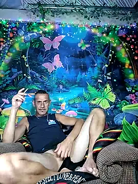 Snapshot of Bbboy42 chatting on February 27, 11:04 pm Bbboy42 online show from February 27, 11:04 pm