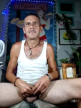 Snapshot of Bbboy42 chatting on December 28, 6:28 am Bbboy42 online show from December 28, 6:28 am