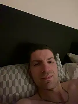 Snapshot of Ricoleckt chatting on February 18, 8:37 pm Ricoleckt online show from February 18, 8:37 pm