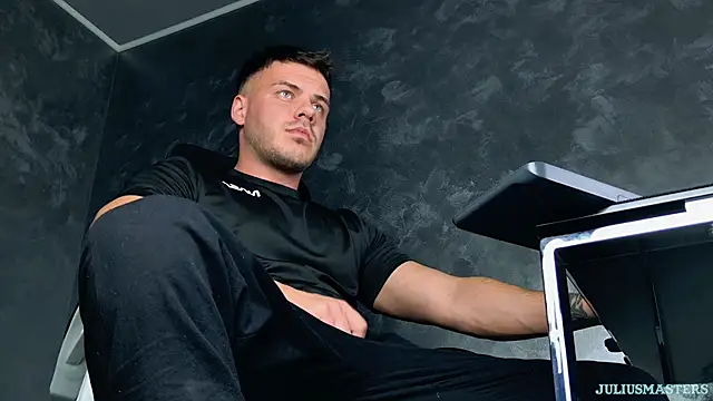 juliusmasters online show from February 7, 12:07 am