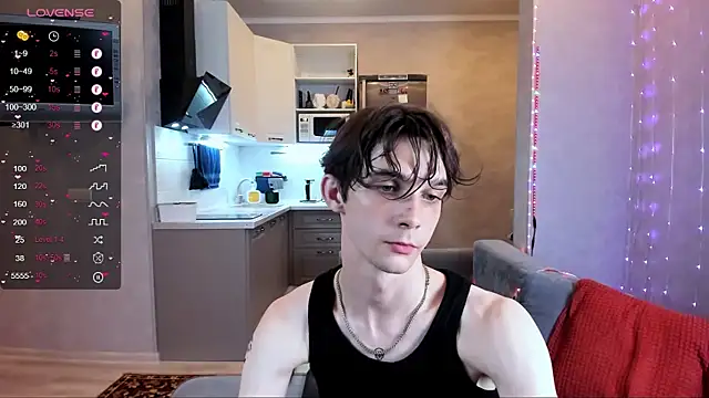 Aaron Boom online show from June 28, 9:21 pm