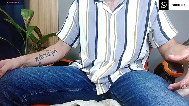 Snapshot of Mr_WhiteCock chatting on October 23, 12:25 am Mr WhiteCock online show from October 23, 12:25 am