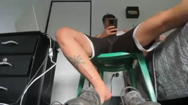 moubli  online show from December 4, 9:55 pm