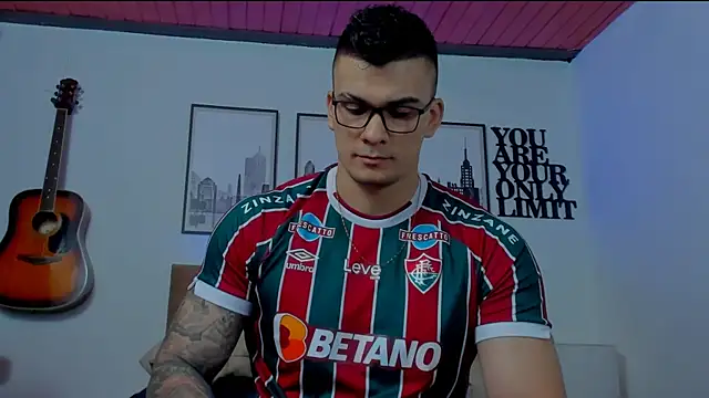 seancarreraa online show from January 7, 9:35 pm