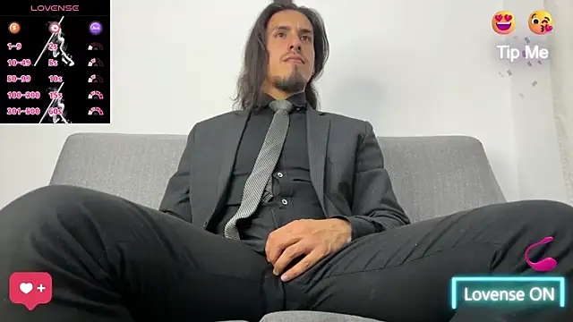 Snapshot of Tom_blunt96 chatting on October 23, 10:57 pm Tom blunt96 online show from October 23, 10:57 pm
